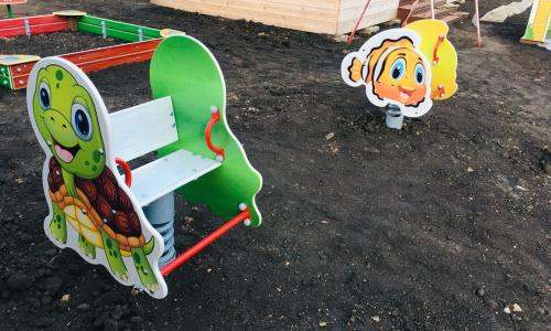 Монтаж уличного игрового оборудования в новом детском саду